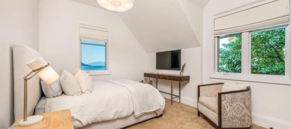 4 bedrooms House in British Columbia, Canada No. 1116 8