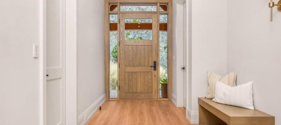 4 bedrooms House in British Columbia, Canada No. 1116 3