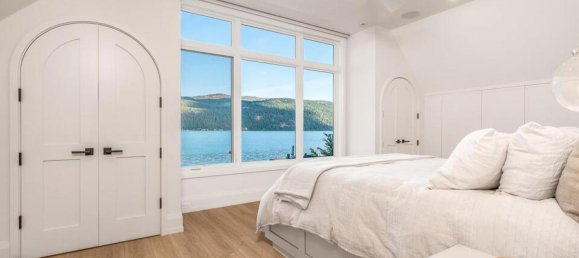 4 bedrooms House in British Columbia, Canada No. 1116 4