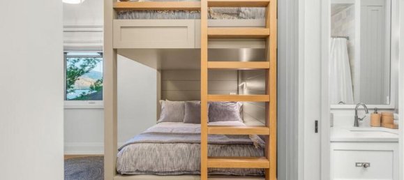 4 bedrooms House in British Columbia, Canada No. 1116 10