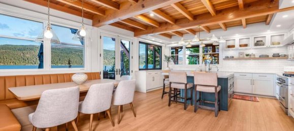 4 bedrooms House in British Columbia, Canada No. 1116 12