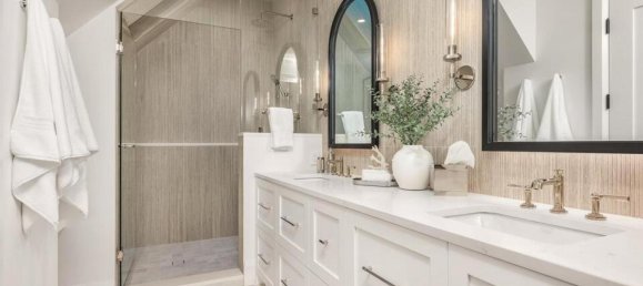 4 bedrooms House in British Columbia, Canada No. 1116 7