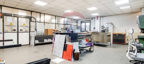 400m² Warehouse in Busto Arsizio, Italy No. 58554 12