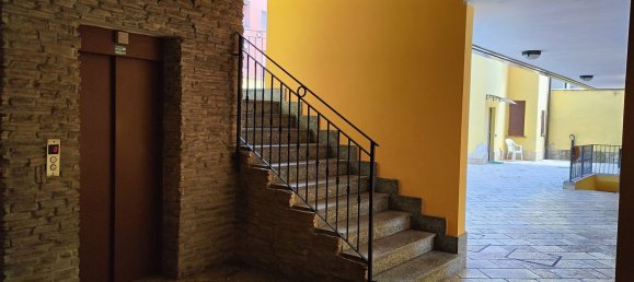 2-salle Appartement à Busto Arsizio, Italy No. 257464 5