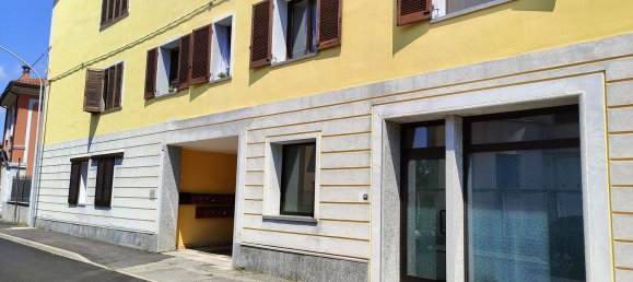 2-salle Appartement à Busto Arsizio, Italy No. 257464 8