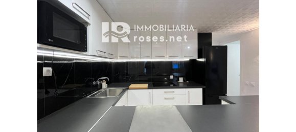 Apartamento de 2 dormitorios en Empuriabrava, Spain No. 22182 5