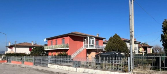 3 rooms Villa in Padua, Italy No. 60998 38