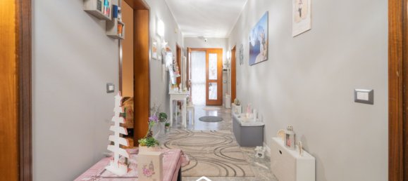 3 rooms Villa in Padua, Italy No. 60998 17