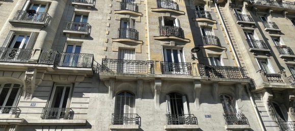 Studio in Paris, France No. 170735 6