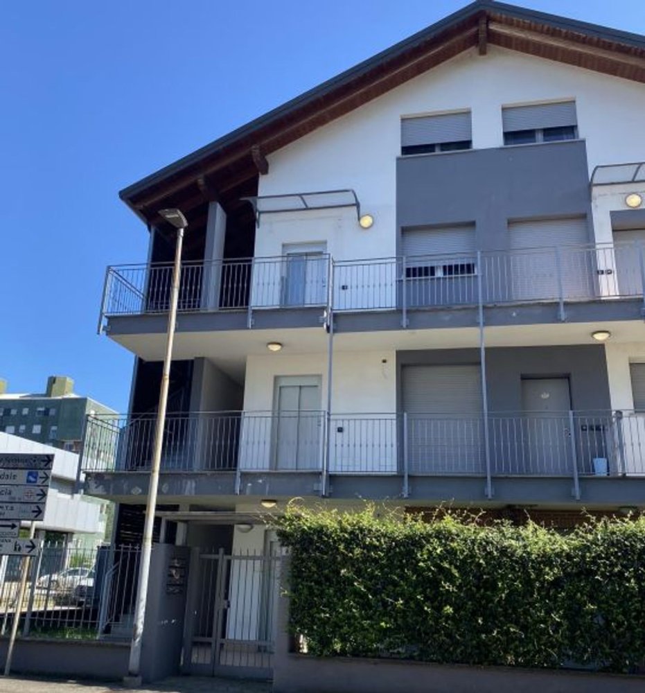 4غرفة شقة في Rho, Italy رقم 223045