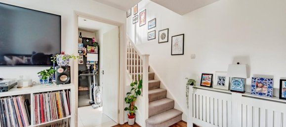 1 bedroom House in Crawley, United Kingdom No. 6292 7