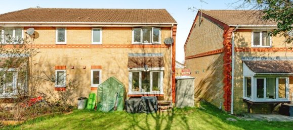 1 bedroom House in Crawley, United Kingdom No. 6292 4