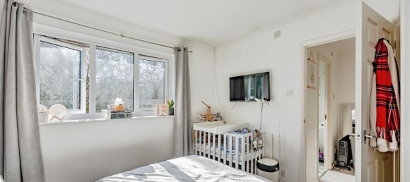 1 bedroom House in Crawley, United Kingdom No. 6292 9