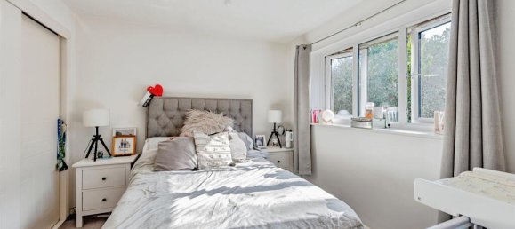 1 bedroom House in Crawley, United Kingdom No. 6292 8