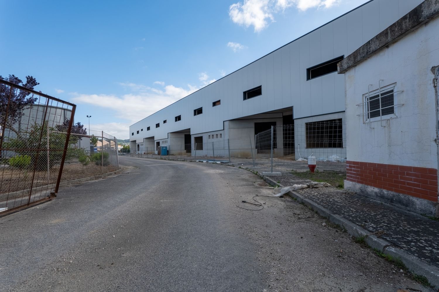 Almacén en Arruda dos Vinhos, Portugal 1050 m² No. 83899