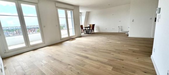 Apartamento de 2 dormitorios en Gagny, France No. 356401 8