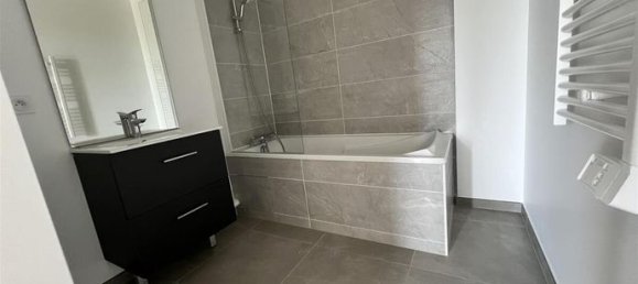 Apartamento de 2 dormitorios en Gagny, France No. 356401 4