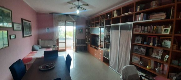 Apartamento de 4 dormitorios en Reggio Emilia, Italy No. 325567 2