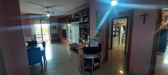 Apartamento de 4 dormitorios en Reggio Emilia, Italy No. 325567 4