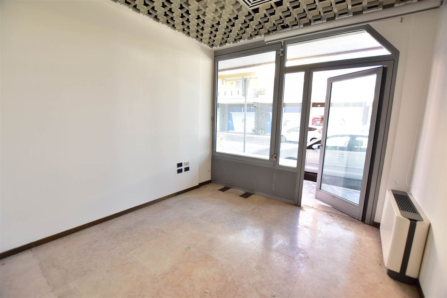 250m² Office in San Donà di Piave, Italy No. 318703