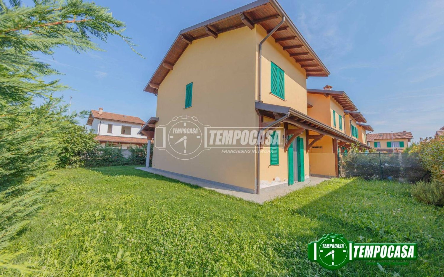 4 bedrooms Villa in Vellezzo Bellini, Italy No. 391480