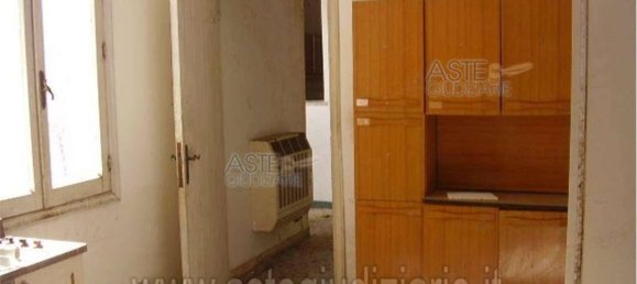 4 bedrooms House in Sant'Egidio alla Vibrata, Italy No. 271095 4