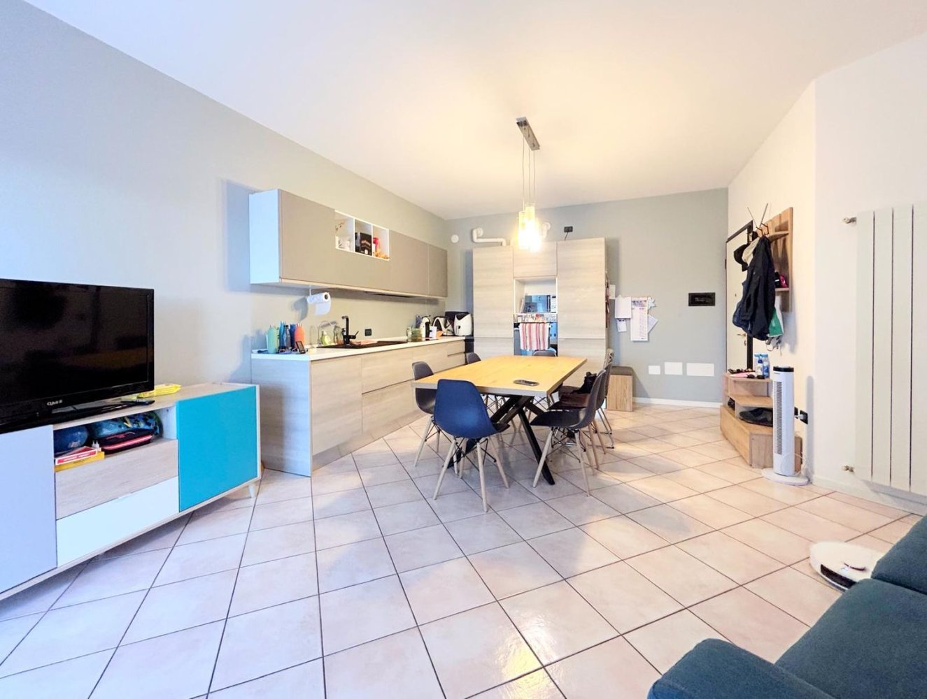 4-salle Appartement à Castiglione delle Stiviere, Italy No. 338425