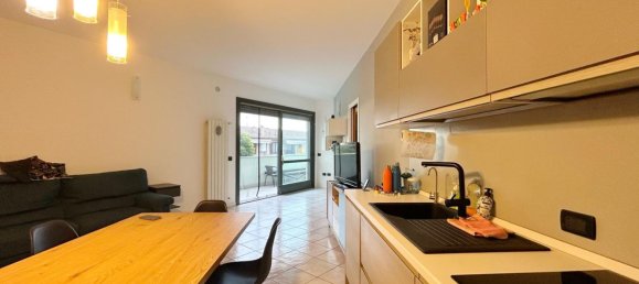 4-salle Appartement à Castiglione delle Stiviere, Italy No. 338425 8