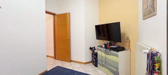 4-salle Appartement à Castiglione delle Stiviere, Italy No. 338425 24