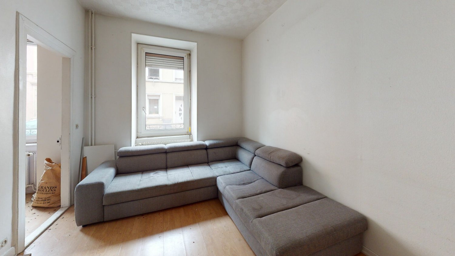 8 chambres Bâtiment à Mulhouse, France No. 89798