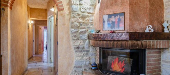 3 bedrooms Villa in Poggibonsi, Italy No. 90253 3