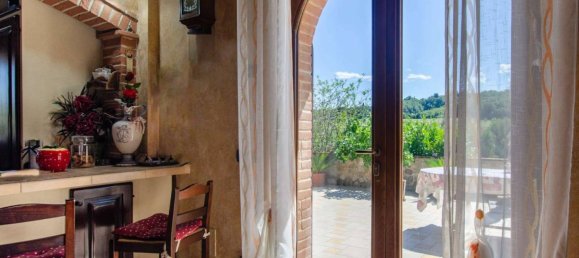 3 bedrooms Villa in Poggibonsi, Italy No. 90253 11