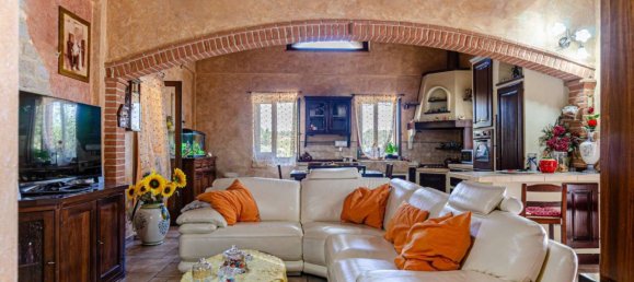 3 bedrooms Villa in Poggibonsi, Italy No. 90253 4