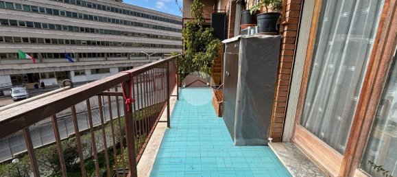 3 rooms Apartment in Rome, Italy No. 230935 2