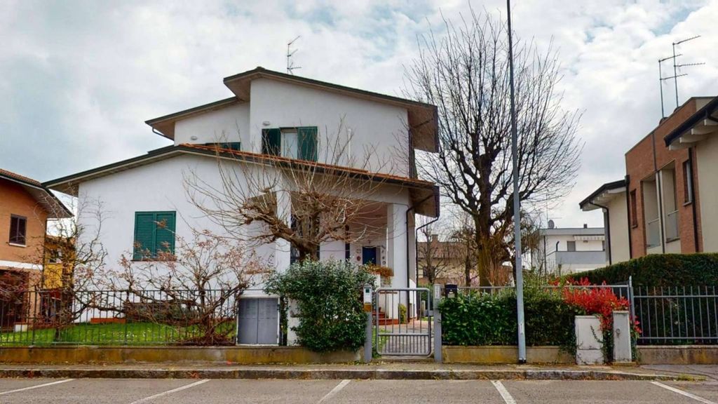 5 chambres Villa à Medicina, Italy No. 276813