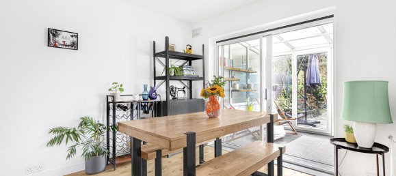 3 bedrooms House in Egham, United Kingdom No. 8631 7