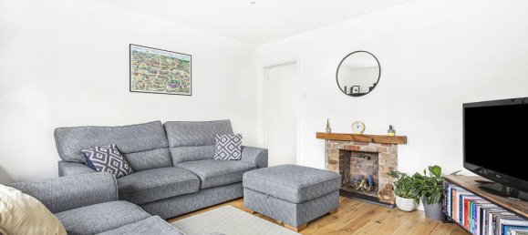 3 bedrooms House in Egham, United Kingdom No. 8631 2