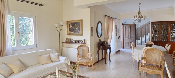 3 bedrooms Commercial property in Xylokastro, Greece No. 3358 2