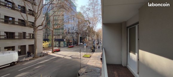 2 bedrooms Apartment in Lyon, France No. 317179 3