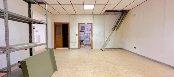 200m² Commercial property in Udine, Italy No. 259151 27