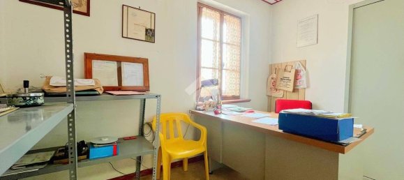 200m² Commercial property in Udine, Italy No. 259151 15