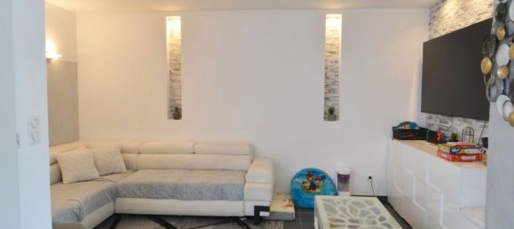 3 bedrooms House in Lancon-Provence, France No. 338565 4