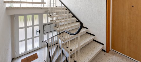 8 rooms Townhouse in Stuttgart, Germany No. 12166 3