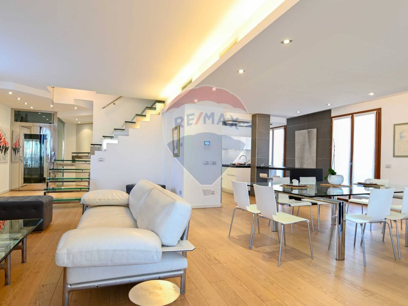 4 bedrooms Penthouse in Romano di Lombardia, Italy No. 139263