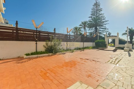 Gewerbliche Immobilie in Monte Gordo, Portugal 91m², Nr. 69740