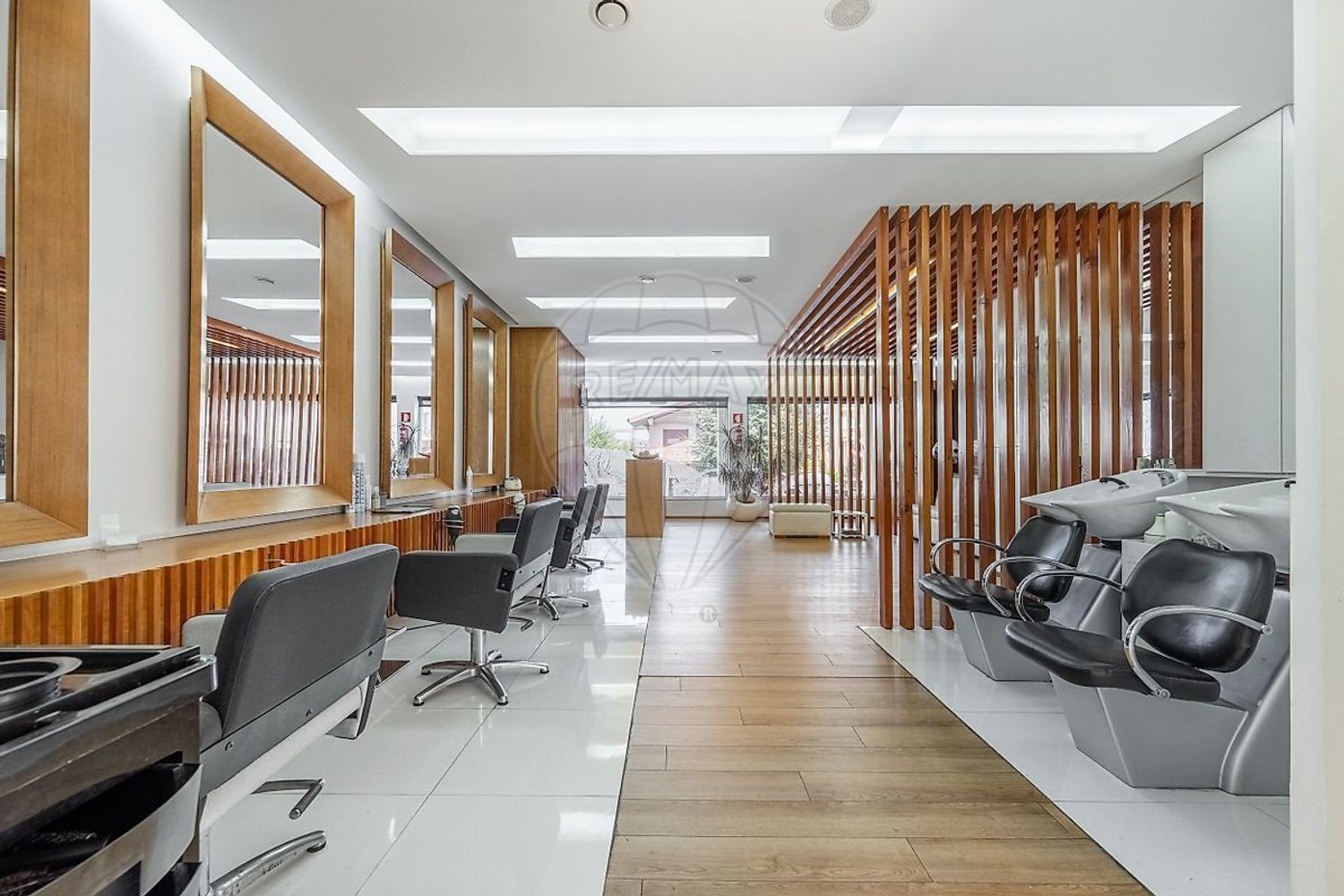 90m² Commercial property in Guimaraes, Portugal No. 253684