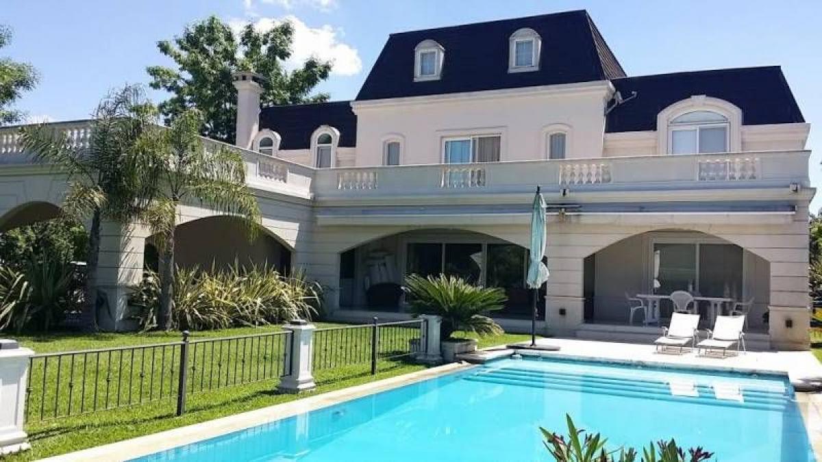 Casa de 4 dormitorios en Pilar, Argentina No. 90742