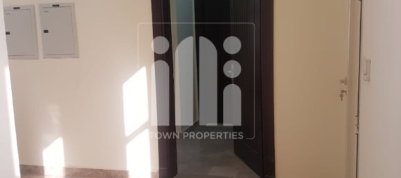 9 bedrooms Villa in Abu Dhabi, UAE No. 5568 8