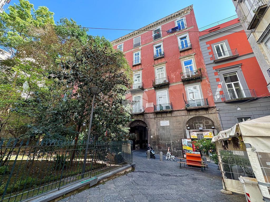 2 Schlafzimmer Wohnung in Naples, Italy, Nr. 358702