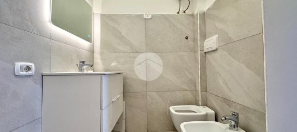 2 Schlafzimmer Wohnung in Naples, Italy, Nr. 358702 15